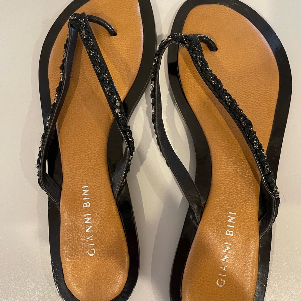 Gianni Bini beaded flip flops